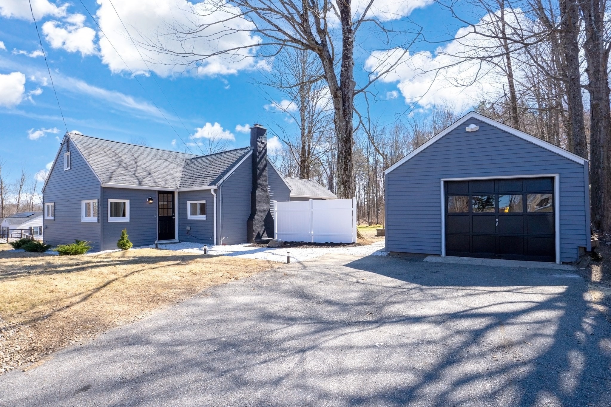 142 Whiting St, Lunenburg, MA 01462