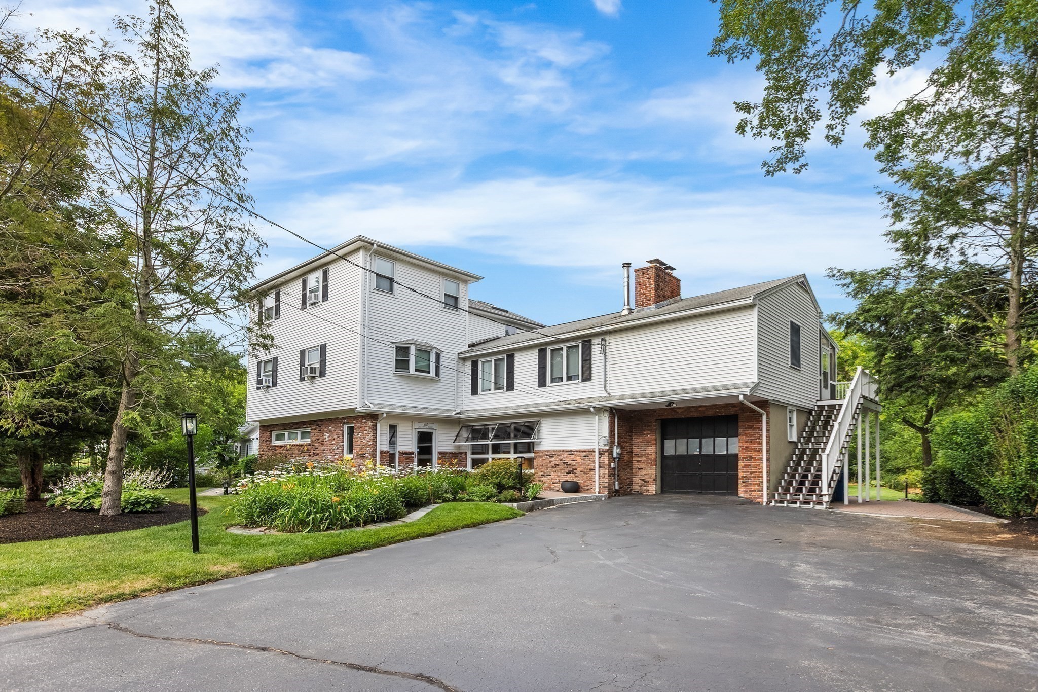 409 Haverhill St, Reading, MA 01867