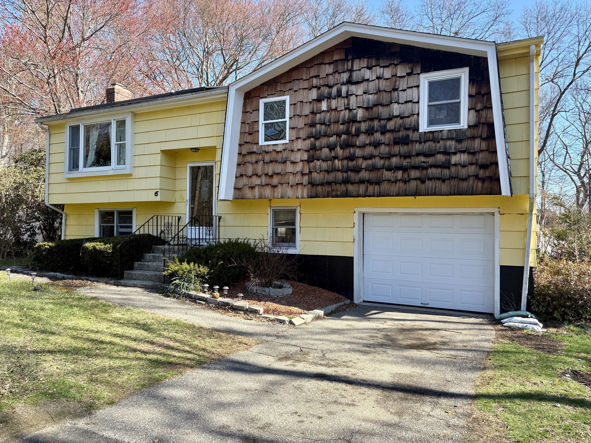 6 Alden Ave E, Randolph, MA 02368