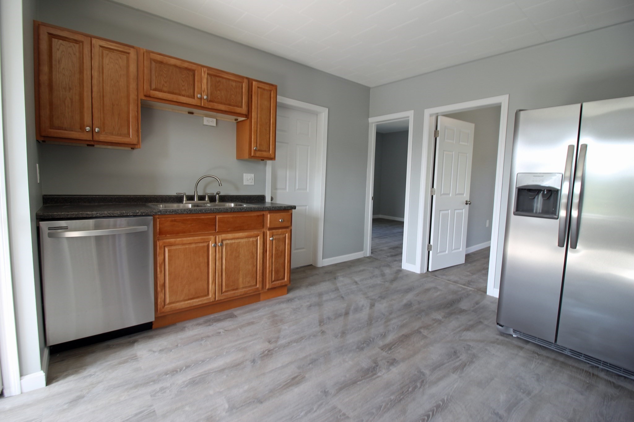 125 Grove St, Clinton, MA 01510 - Image 4