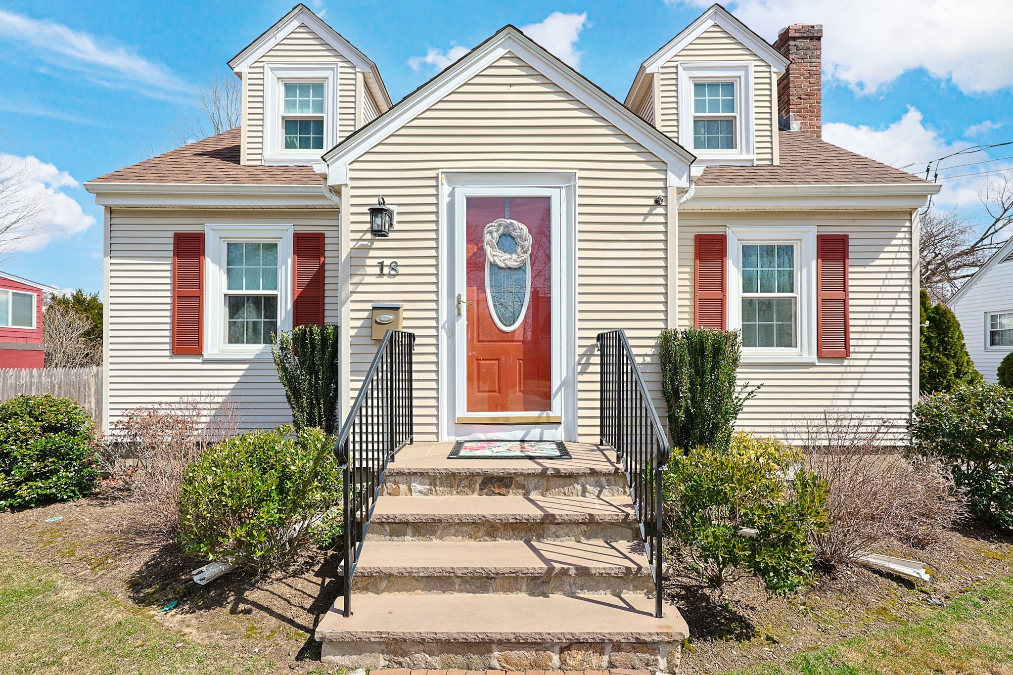 18 Circle Dr, Framingham, MA 01702