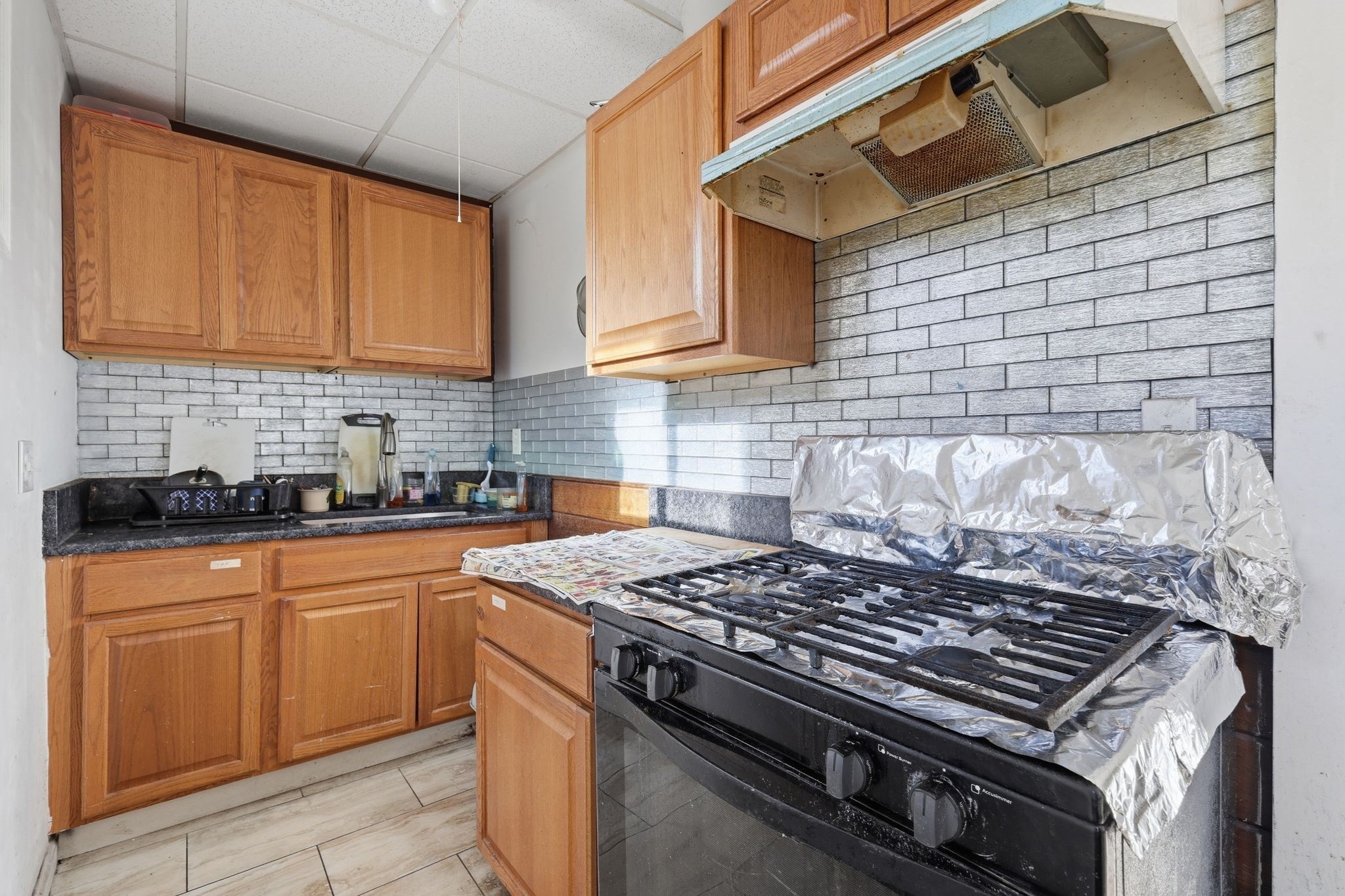 8 Lowell St, Worcester, MA 01603 - Image 12
