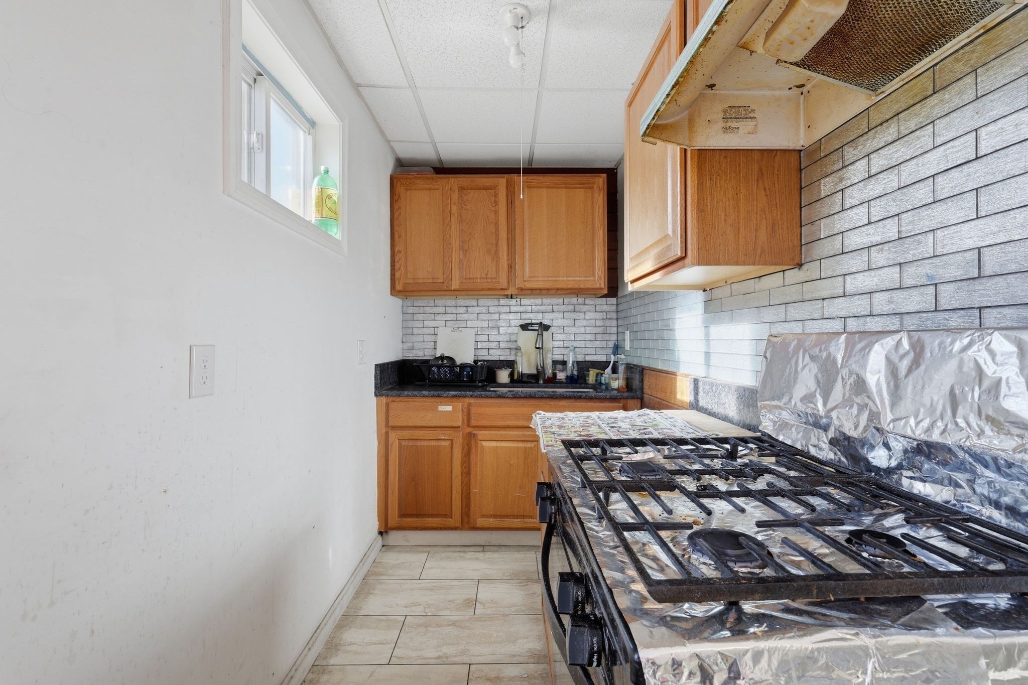 8 Lowell St, Worcester, MA 01603 - Image 13
