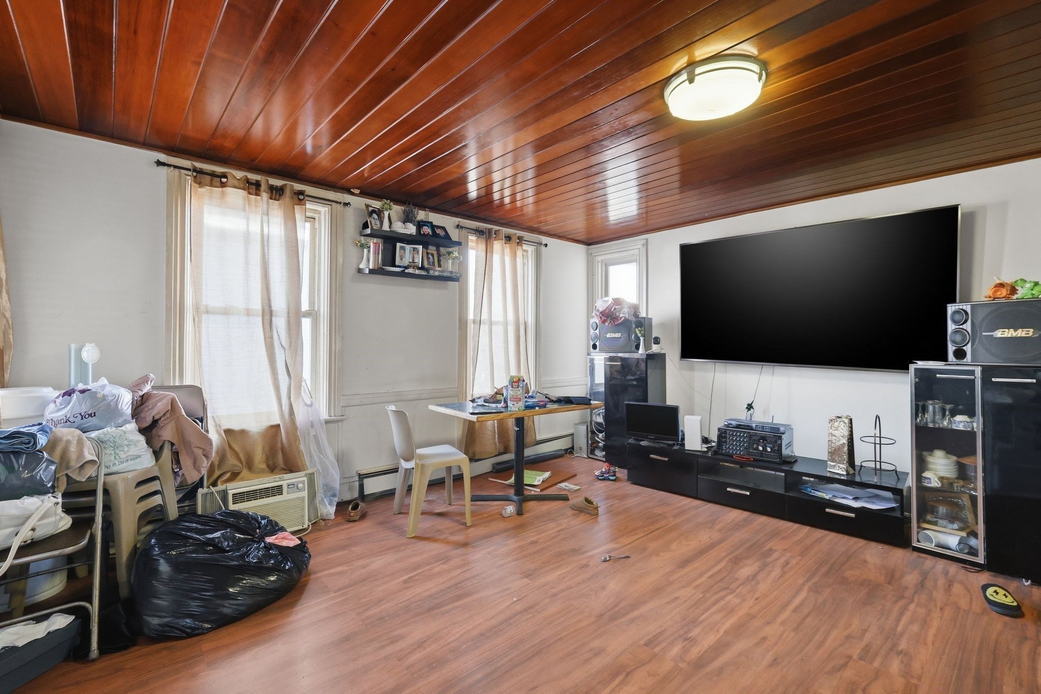 8 Lowell St, Worcester, MA 01603 - Image 3