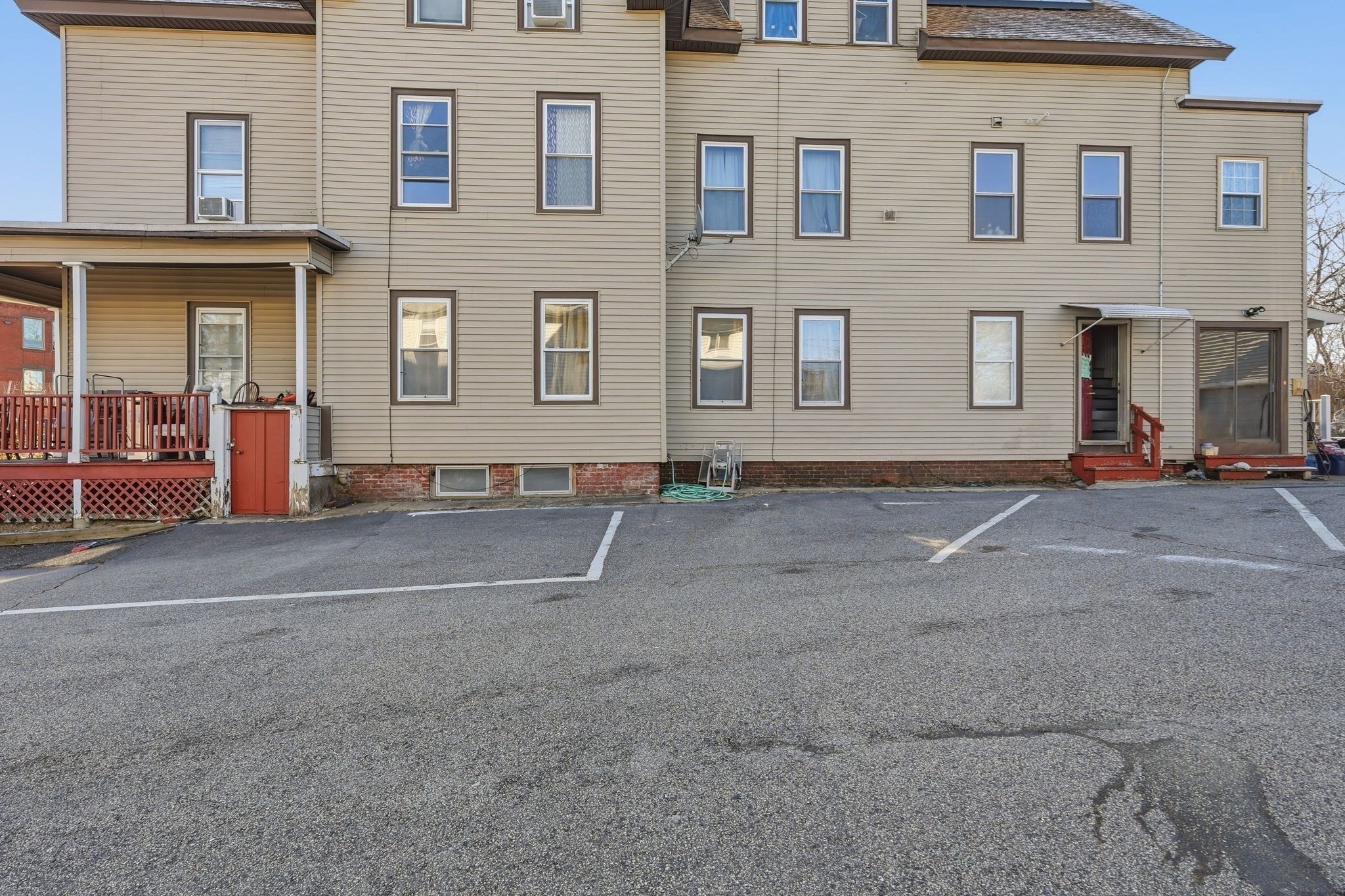 8 Lowell St, Worcester, MA 01603 - Image 25