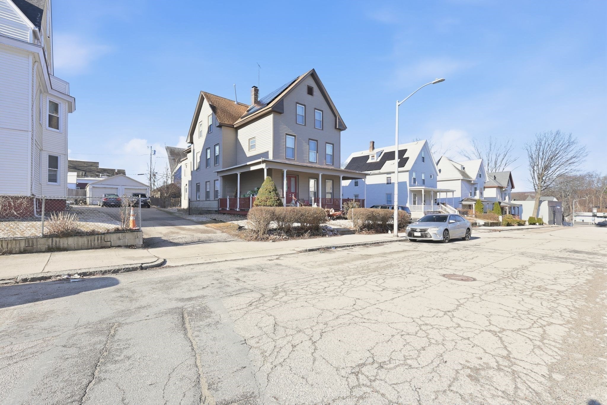 8 Lowell St, Worcester, MA 01603 - Image 26