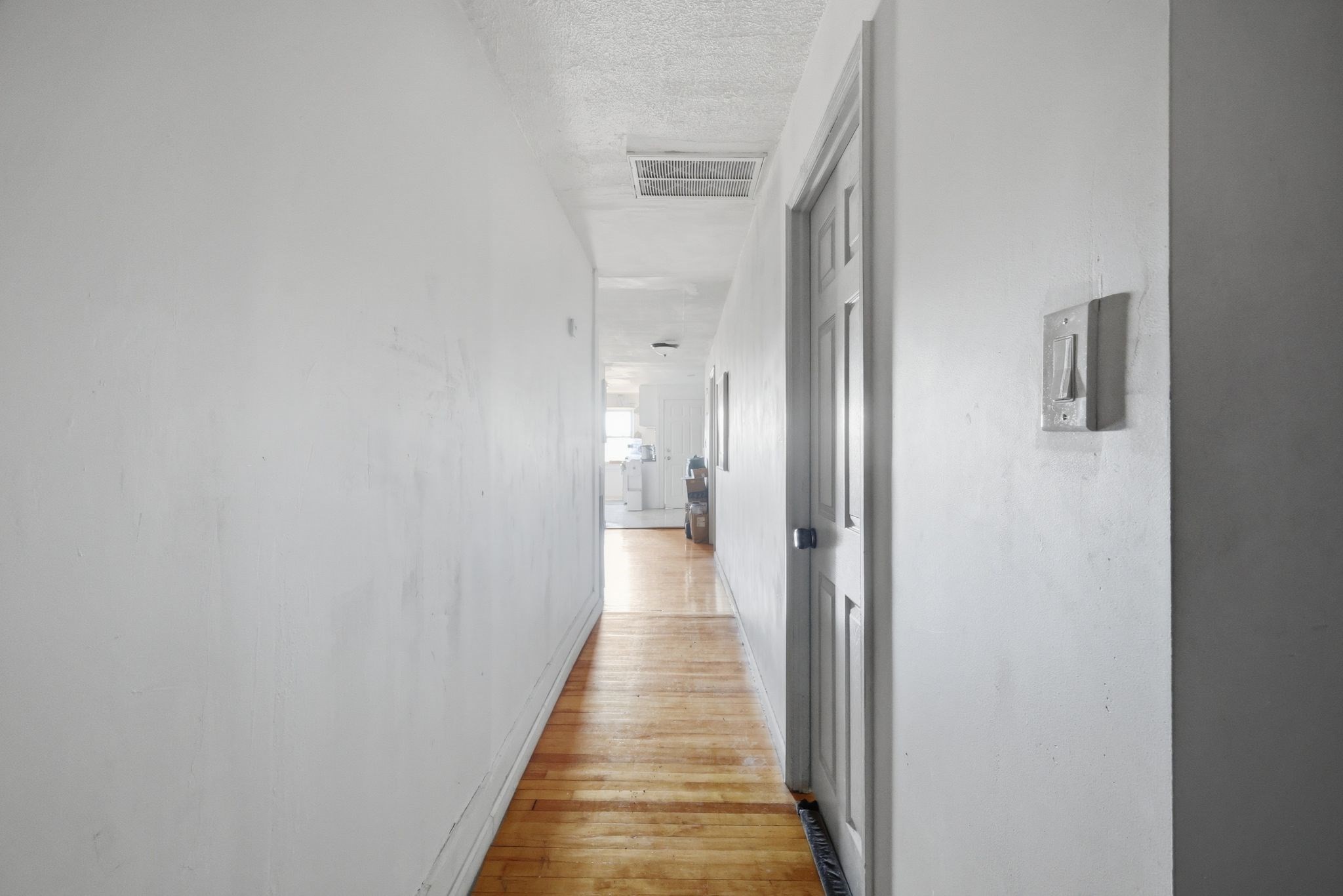 8 Lowell St, Worcester, MA 01603 - Image 39
