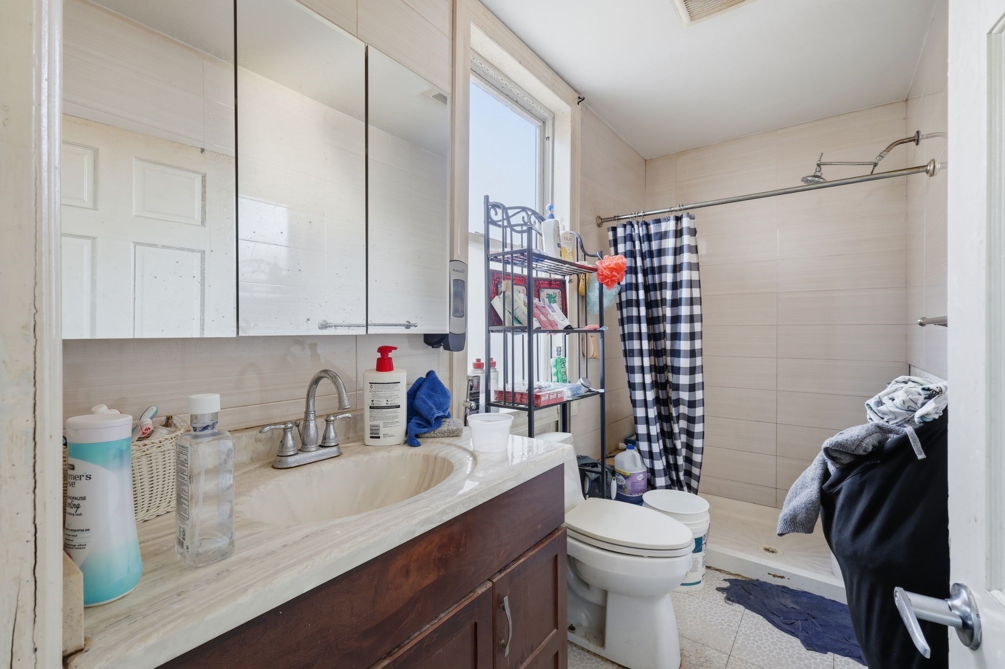 8 Lowell St, Worcester, MA 01603 - Image 10