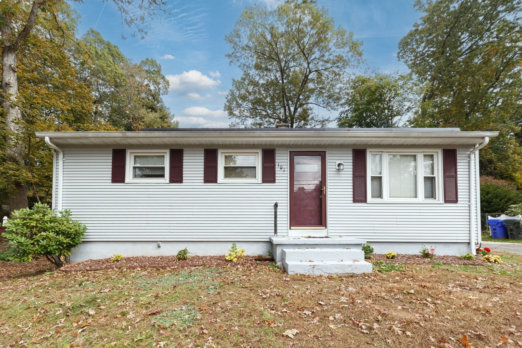 101 Regal St, Springfield, MA 01118