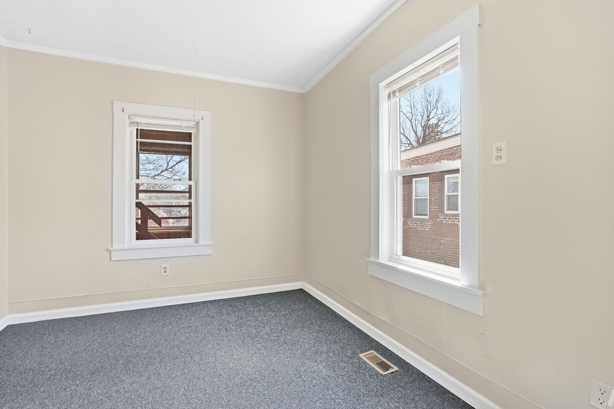 748 Grattan Street, Chicopee, MA 01013 - Image 10