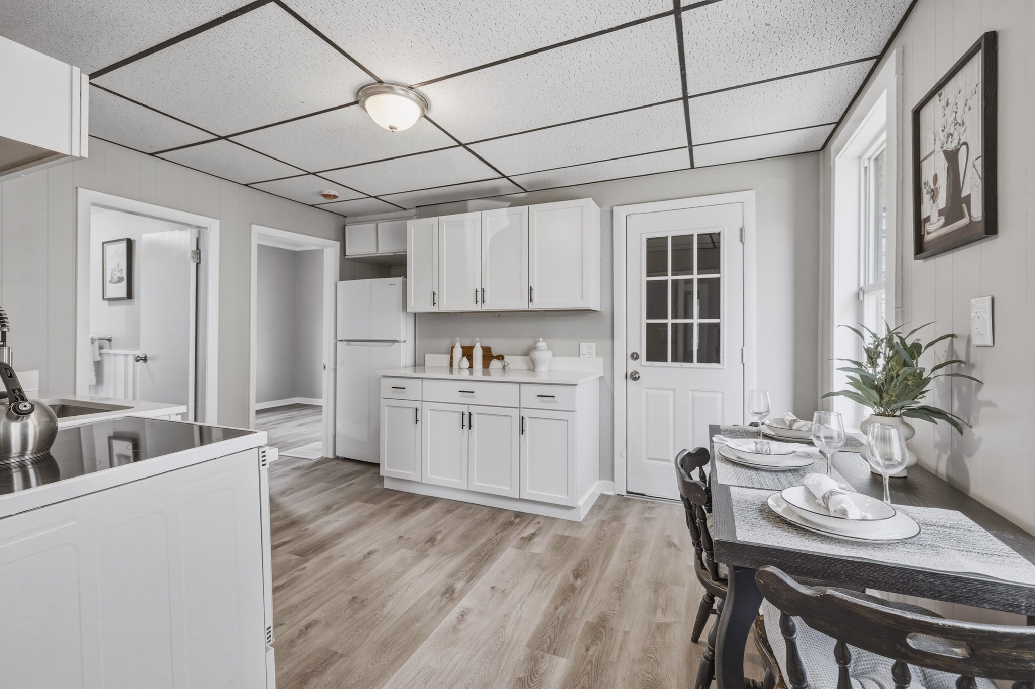 207 White St, Springfield, MA 01108