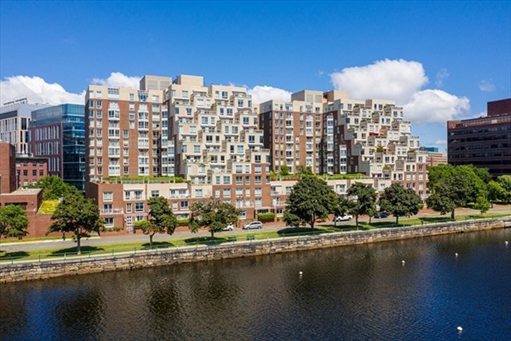 75-83 Cambridge Pkwy, Apt E1203