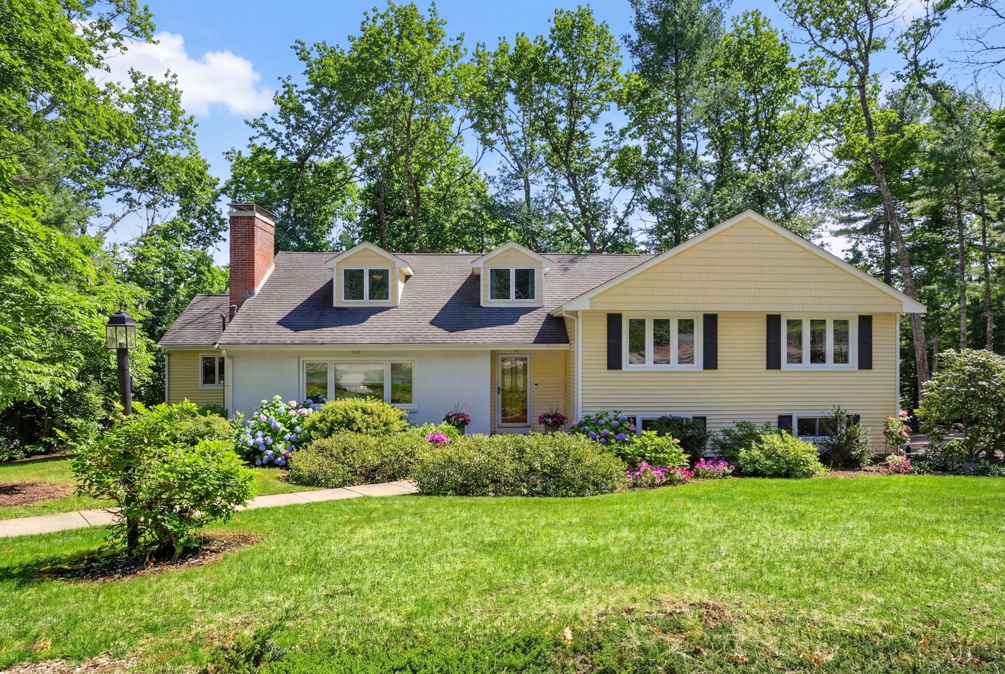 33 Algonquin Rd, Canton, MA 02021