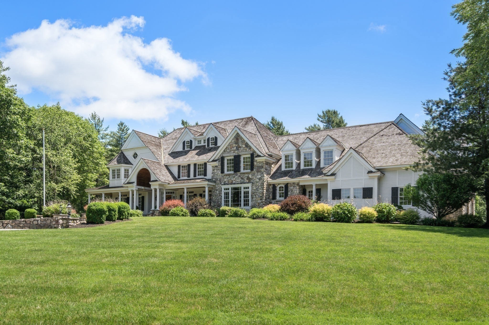 3 Stone Bridge Lane, Milton, MA 02186