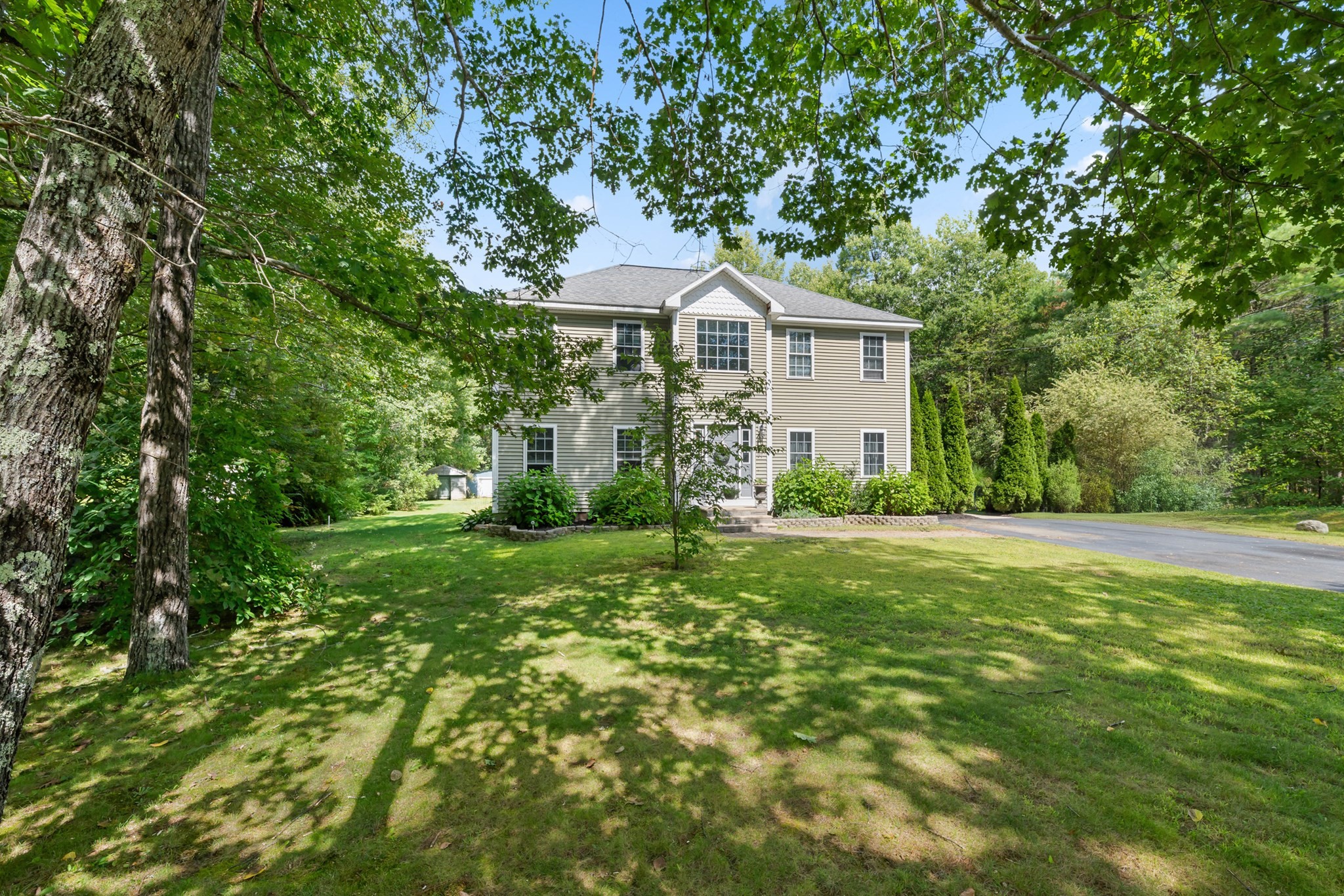 97 Apple Rd, Brimfield, MA 01010