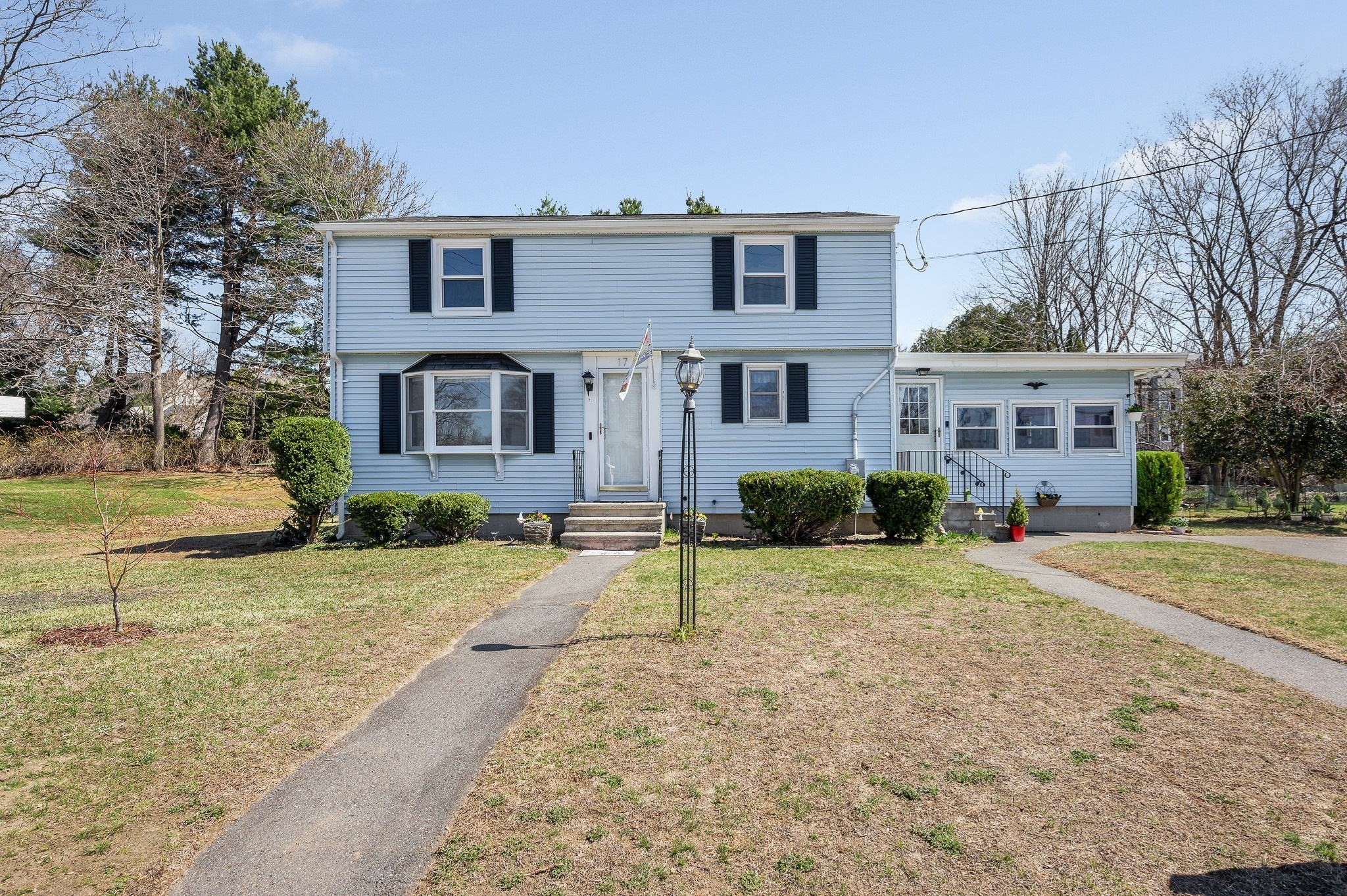 17 Roland Ave, Dracut, MA 01826