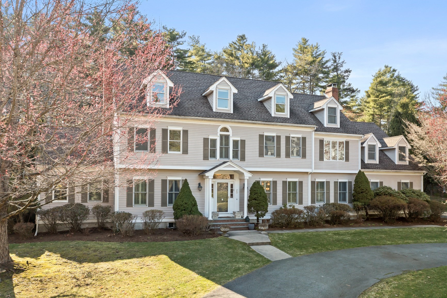 20 Burr Dr, Needham, MA 02492
