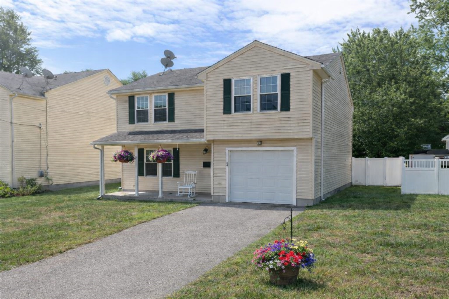 93 Hobson Ave, East Providence, RI 02914