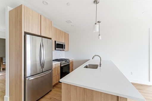 1035 Commonwealth Ave, Apt 602