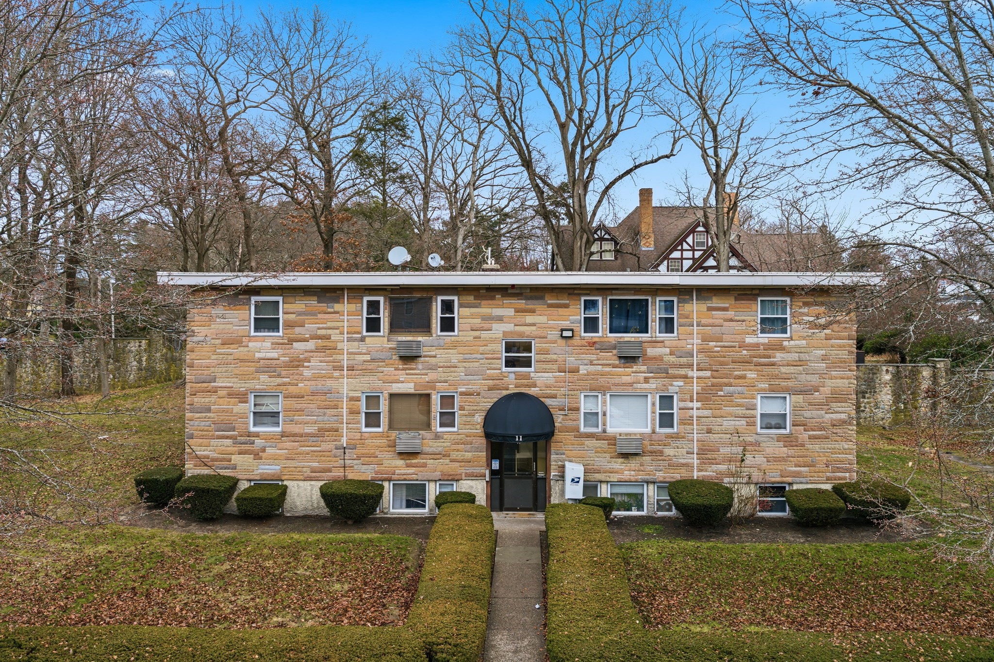 11 Auna Dr Unit 6, Brockton, MA 02301