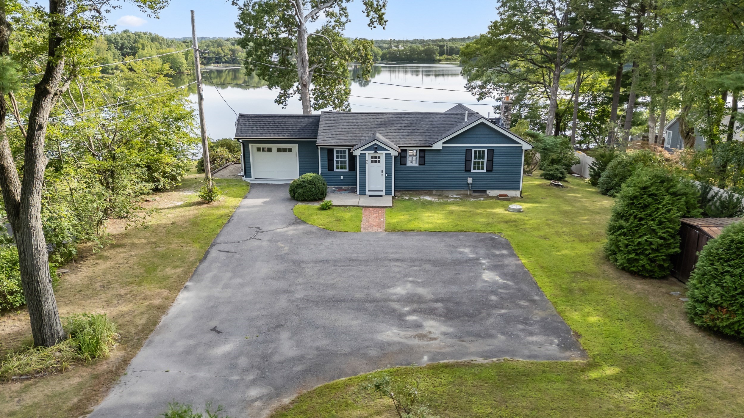 95 Pineland Ave, Worcester, MA 01604