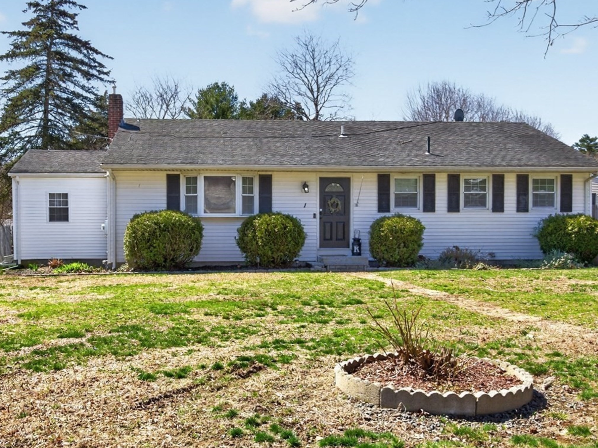 1 Carmen Park Dr, Middleboro, MA 02346