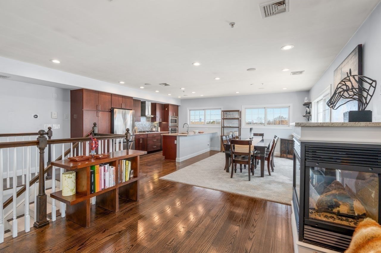 572 Freeport Street Unit 302, Dorchester, Boston, MA 02122