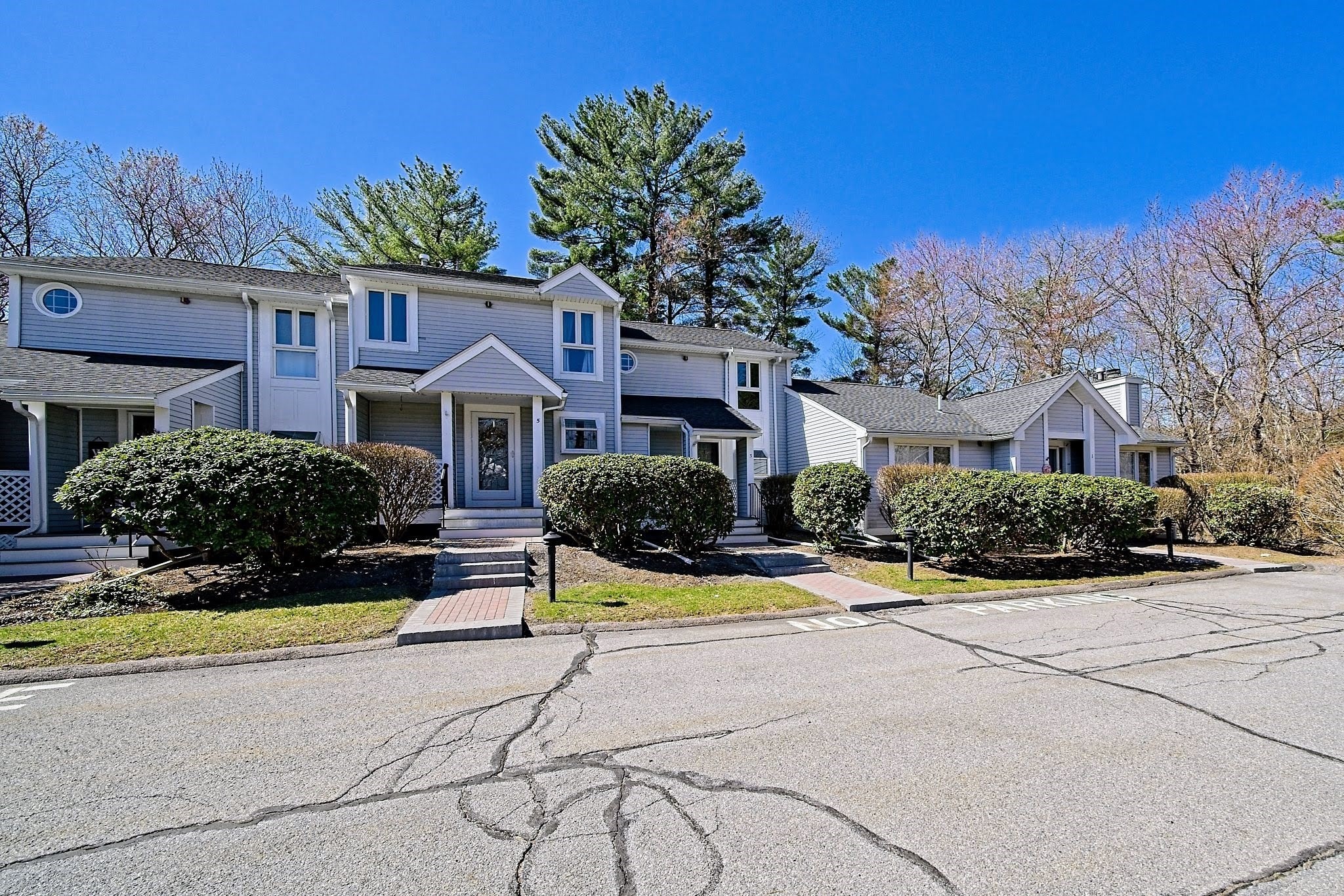 3 Dickinson Dr Unit A4, Taunton, MA 02780