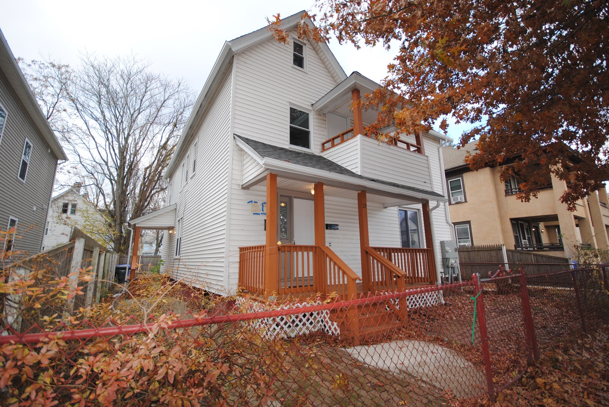 72 Hall St, Springfield, MA 01108