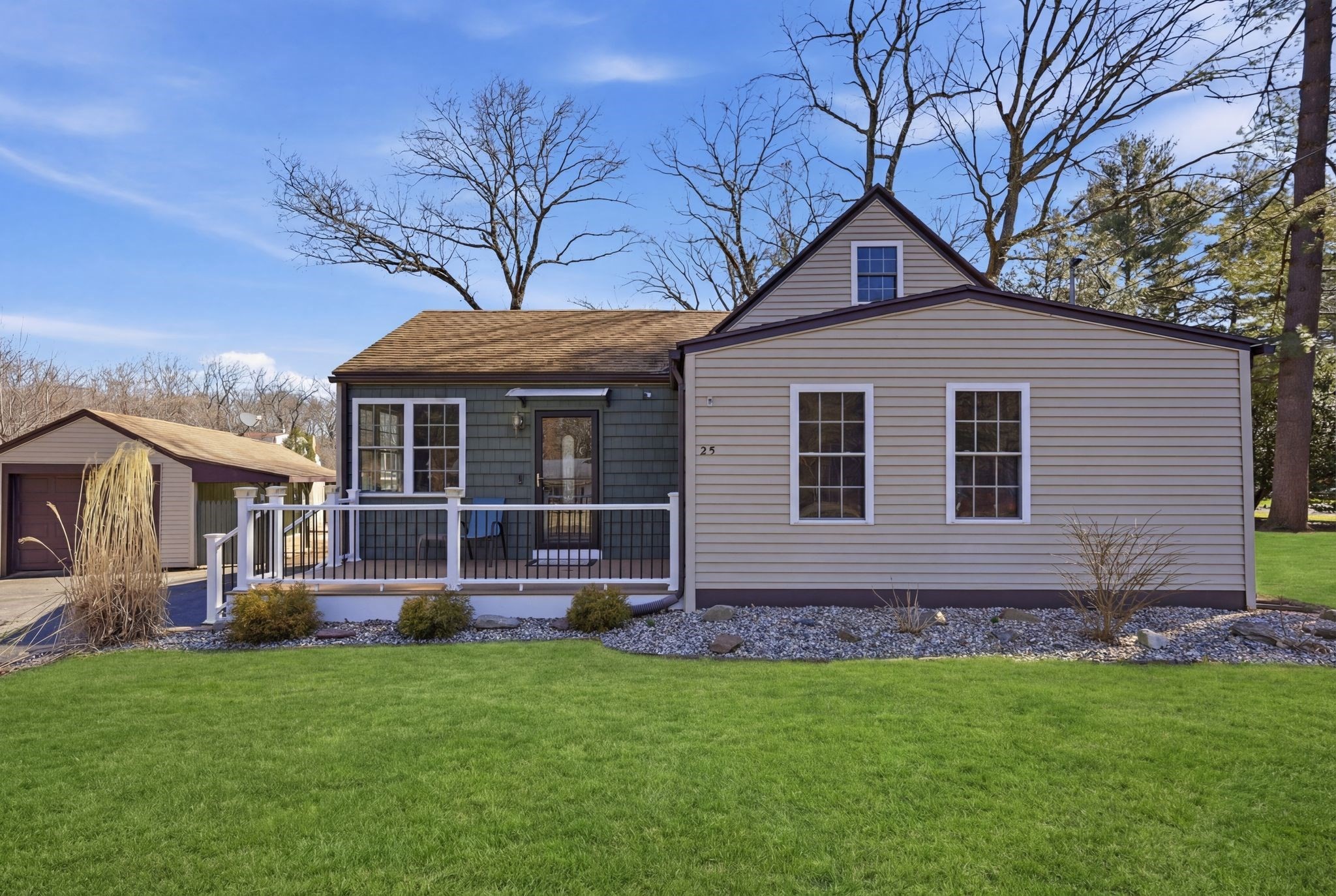 25 Sunset Ave, South Hadley, MA 01075