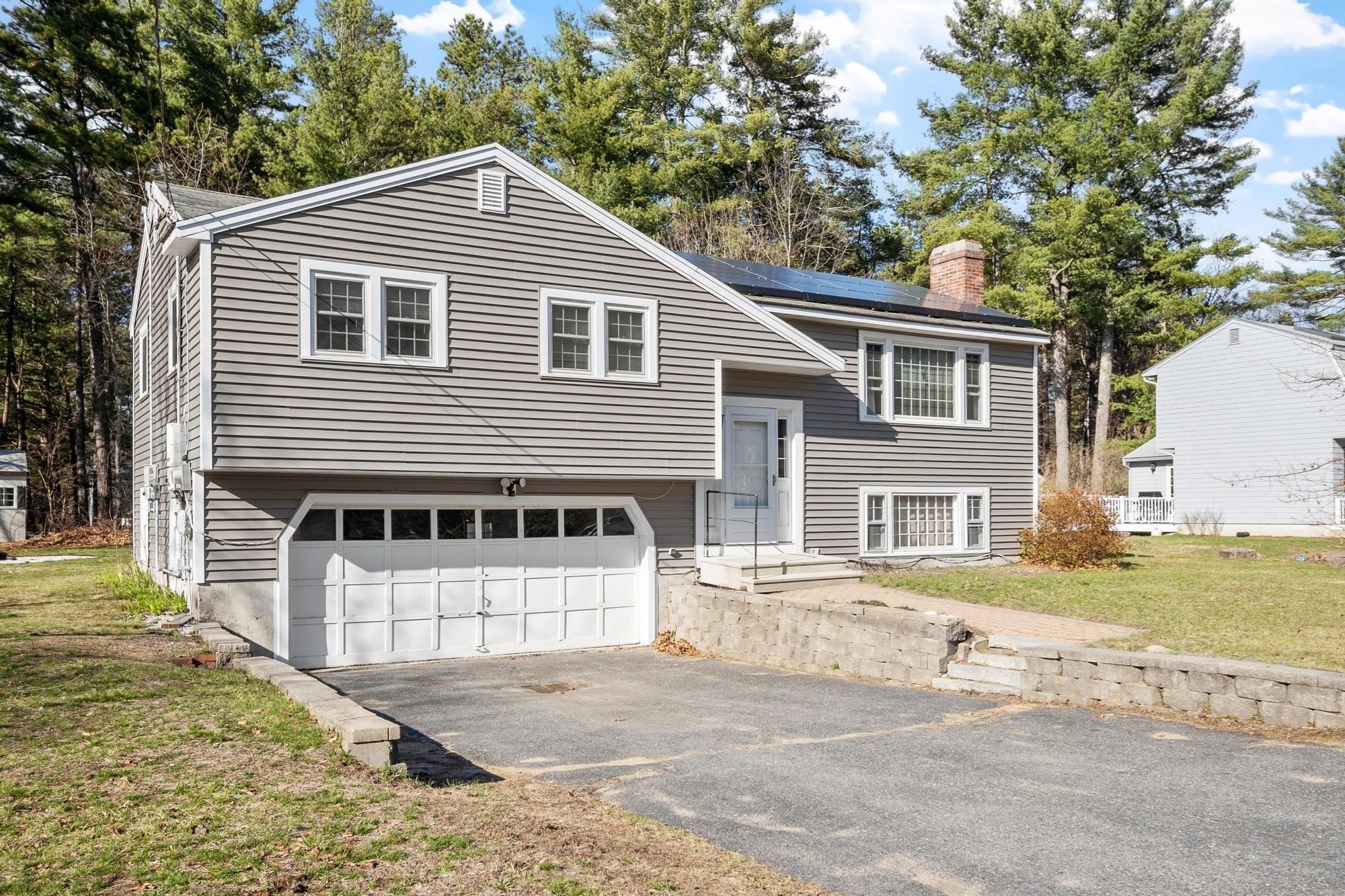 9 Birch Ln, Townsend, MA 01469