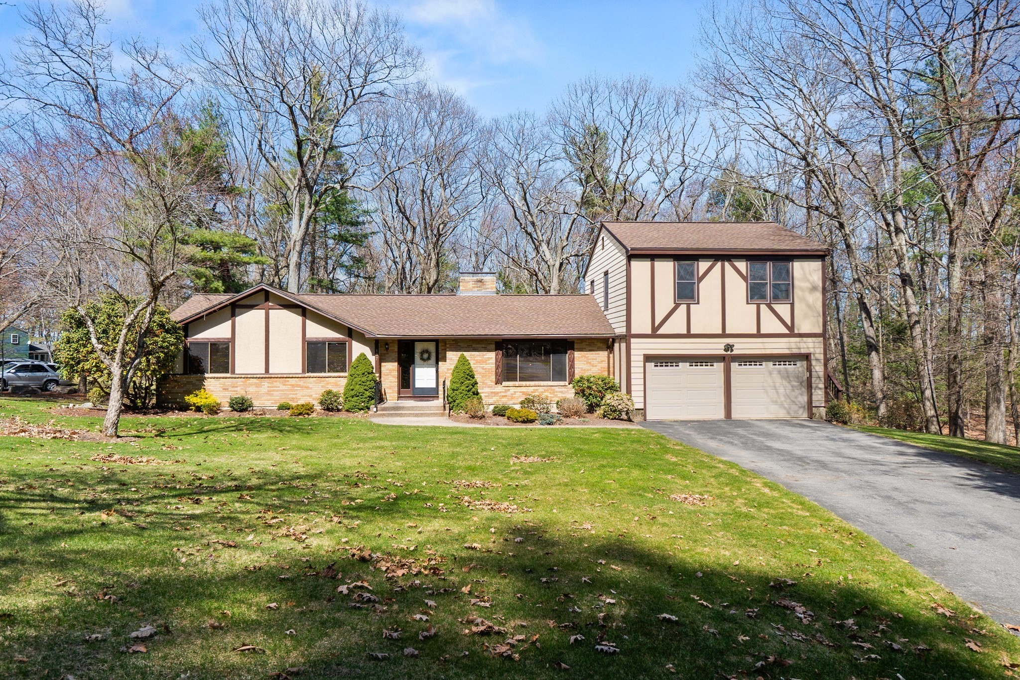 137 Catamount Rd, Tewksbury, MA 01876