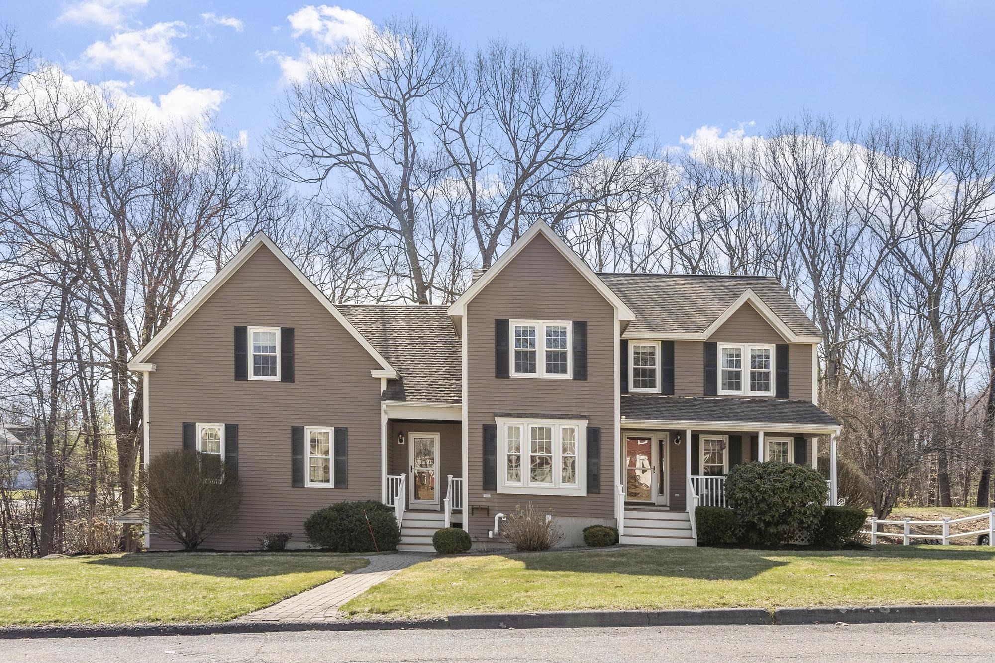 97 Bernice Ave, Leominster, MA 01453