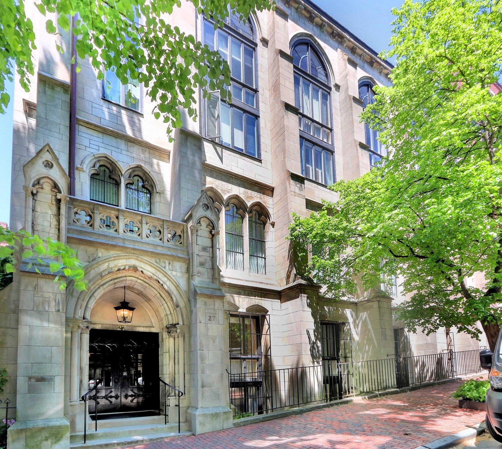27 Chestnut Unit 4C, Beacon Hill, Boston, MA 02108