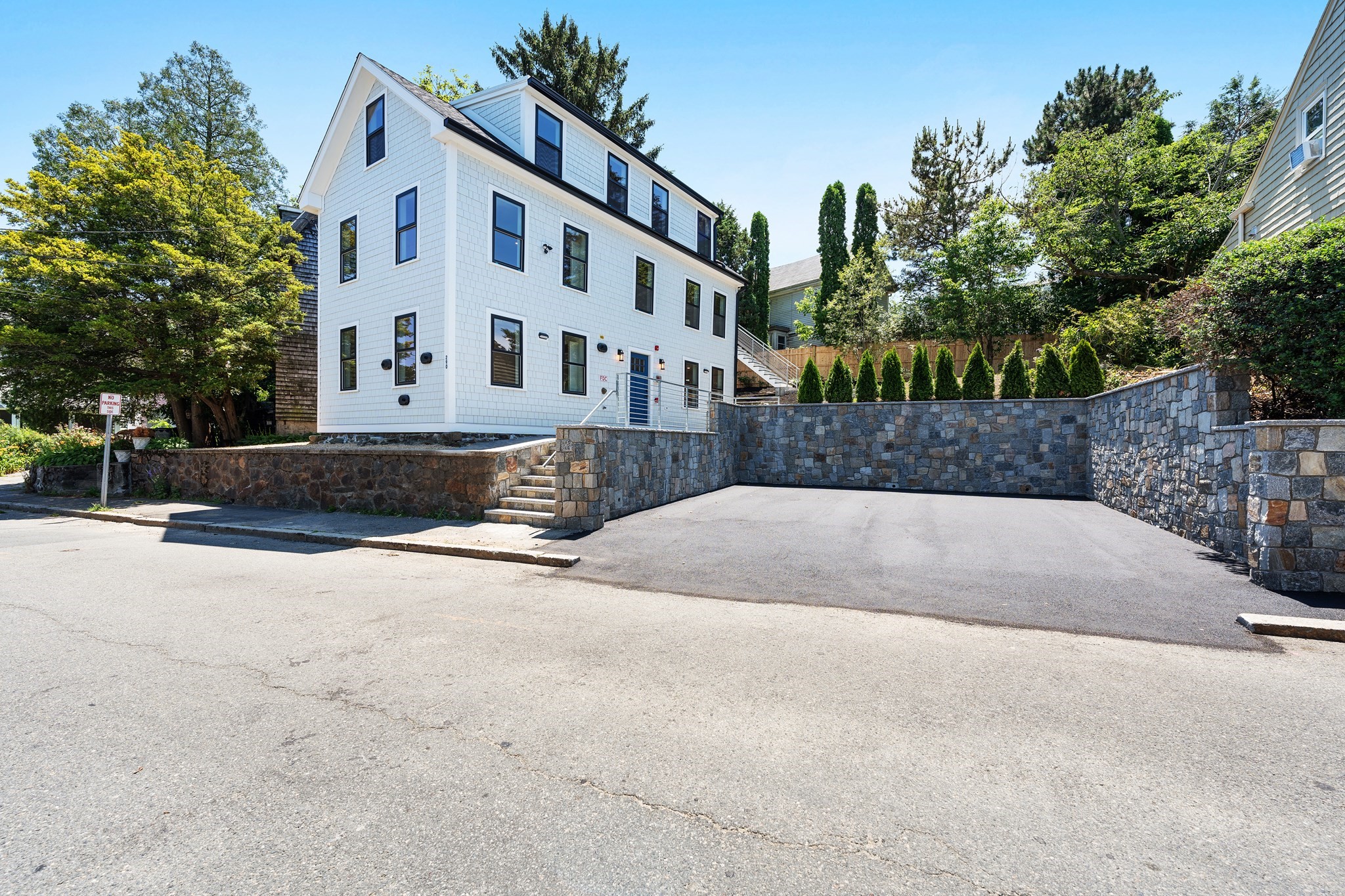 290 Washington St Unit 2, Marblehead, MA 01945