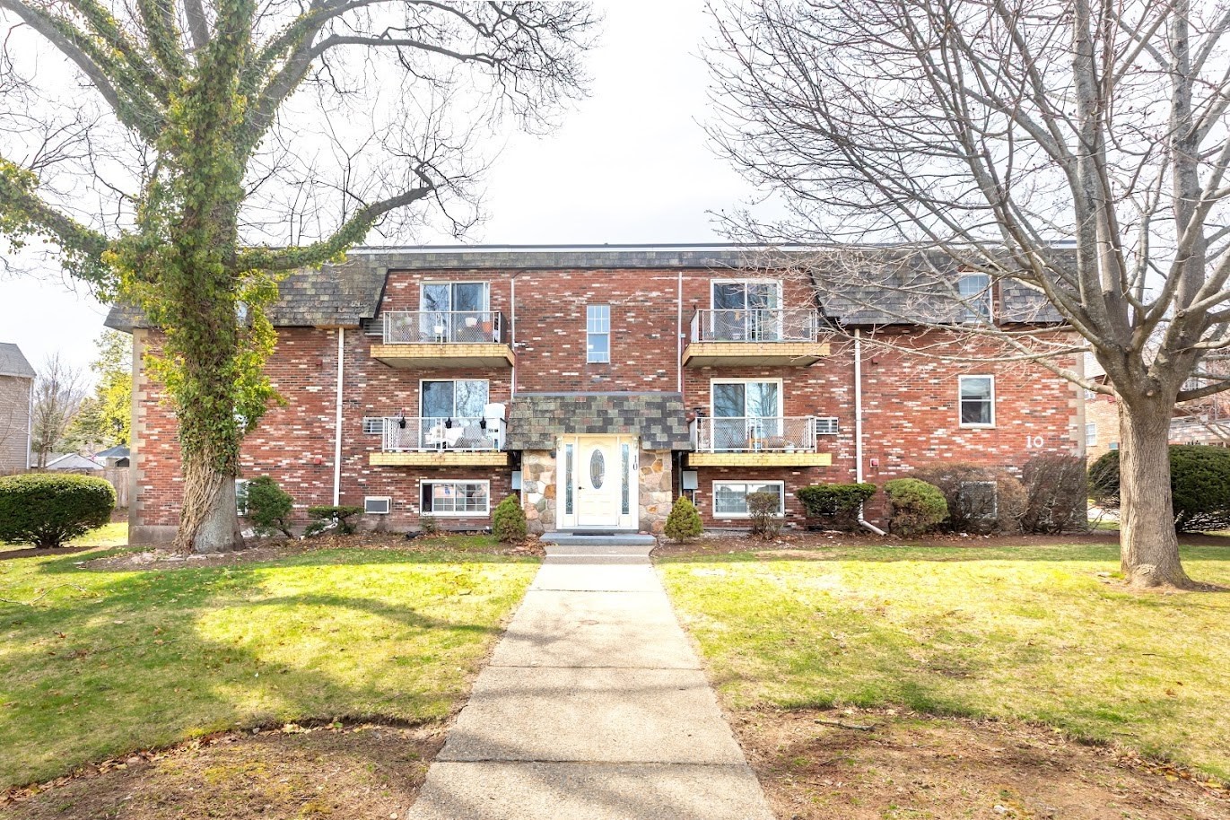 10 Skyline Dr Unit 7, Braintree, MA 02184