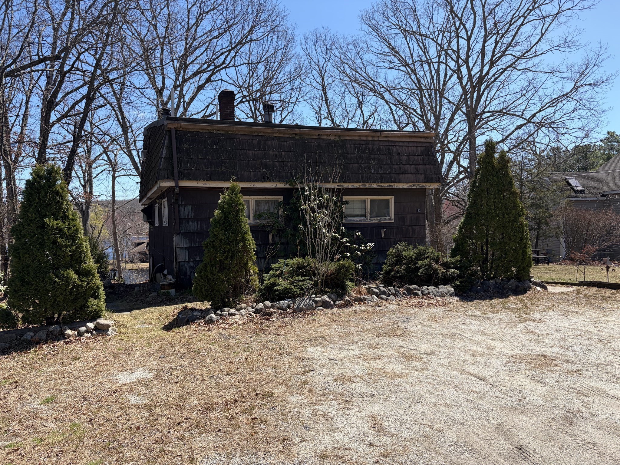 133 Lakeshore Dr, Blackstone, MA 01504