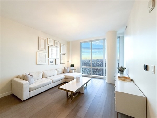 188 Brookline Ave, Apt 24I