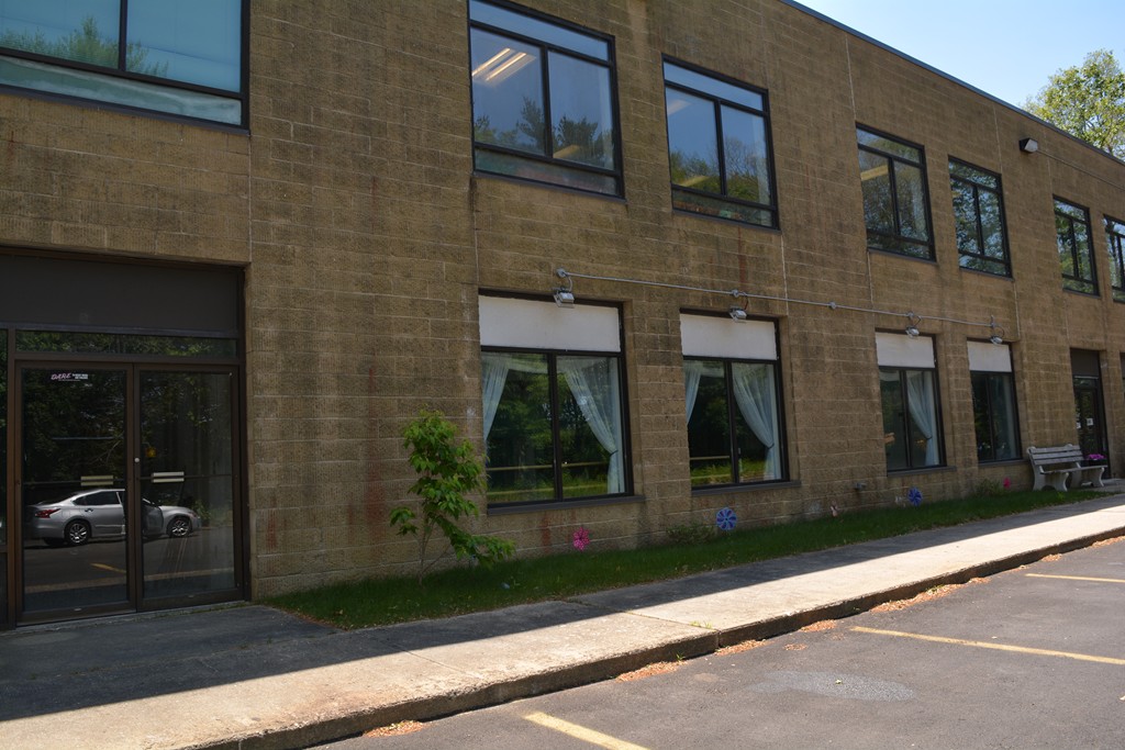 270 Main St Unit B4, Hanson, MA 02341