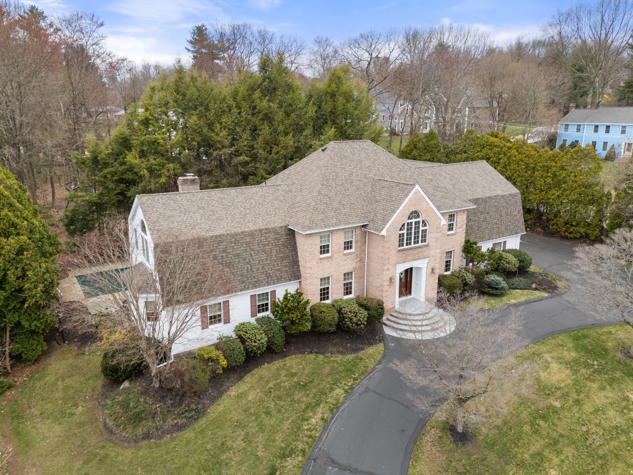 2 Northland Rd, Shrewsbury, MA 01545
