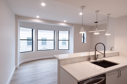 636 Beacon, Apt 405