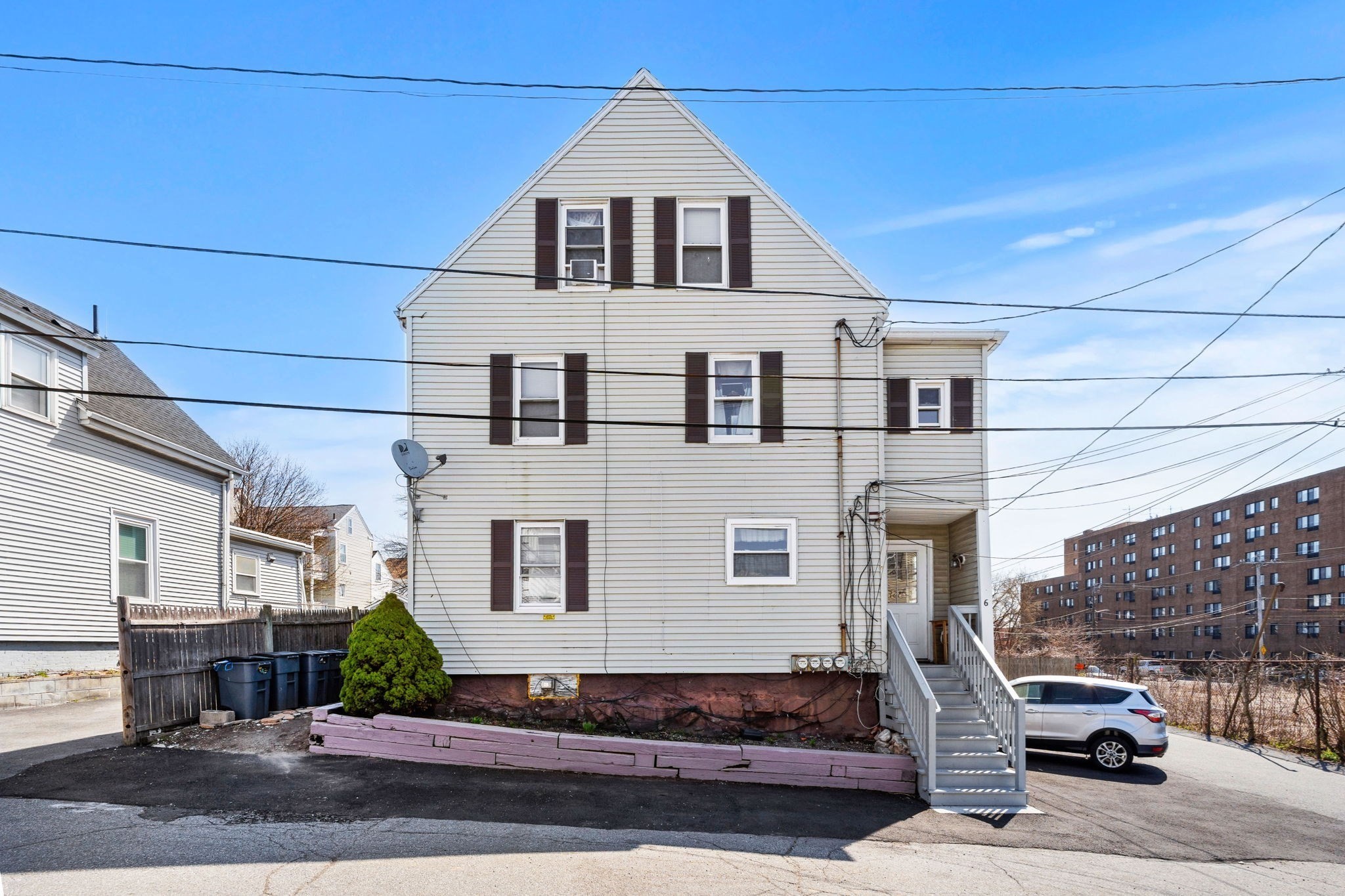 6 Munroe St, Peabody, MA 01960
