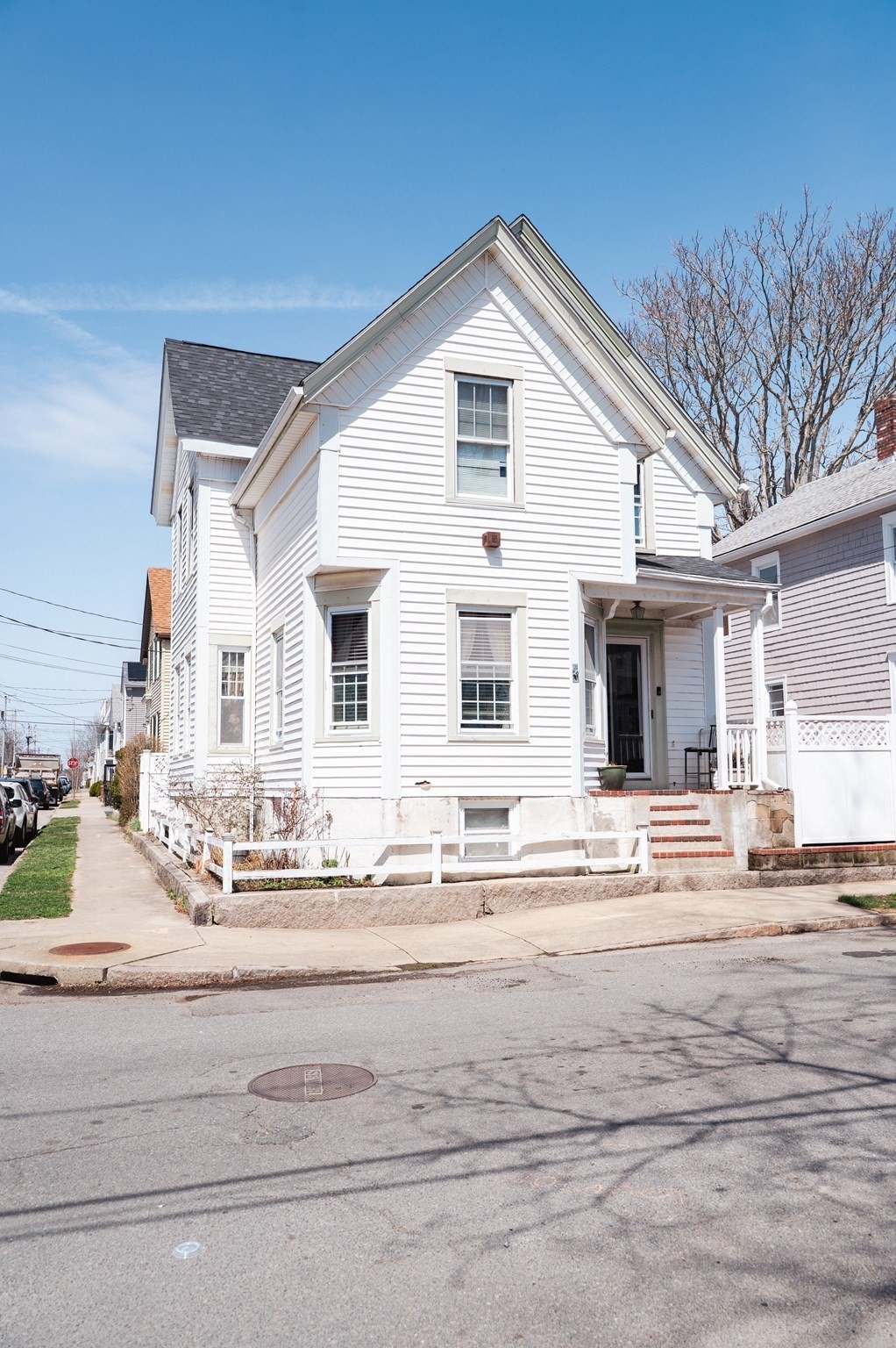 107 Sycamore St, New Bedford, MA 02740