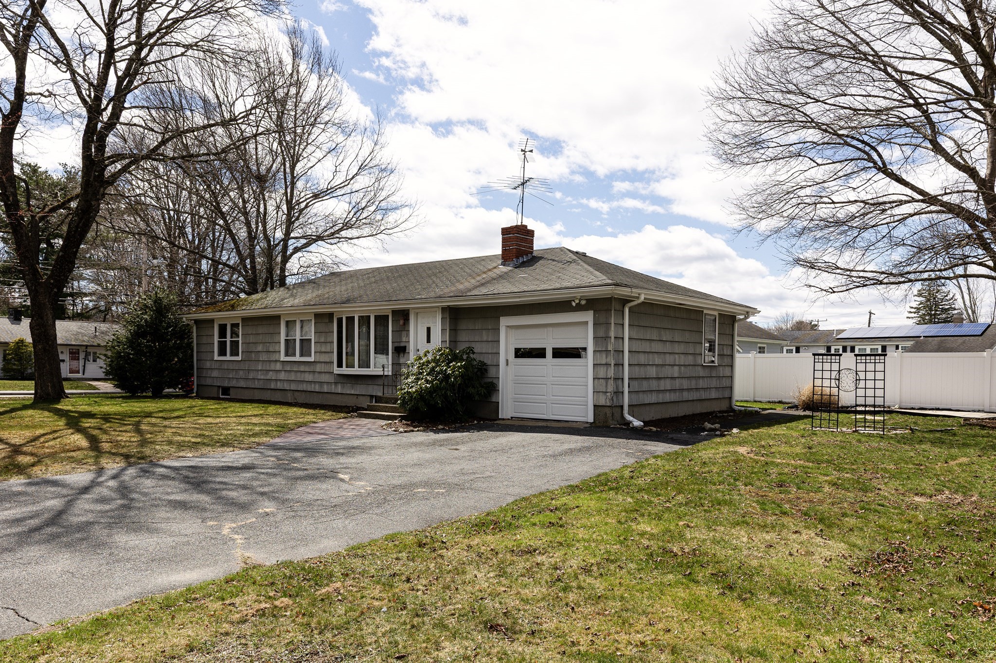 13 Ballydrain Road, Framingham, MA 01701