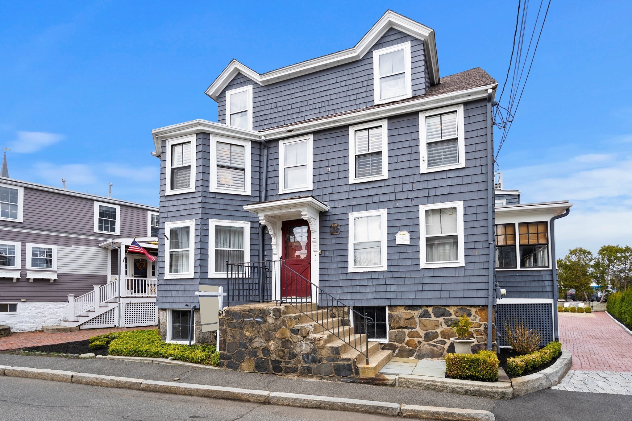 12 Darling St Unit 2, Marblehead, MA 01945