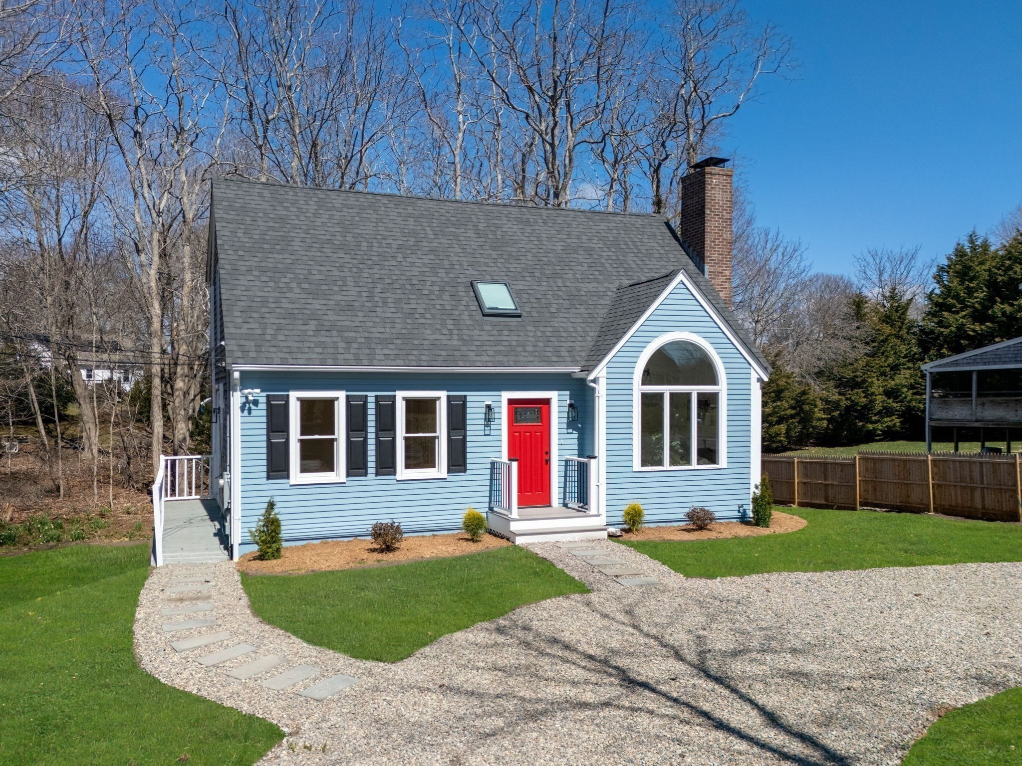 21 Pearl Ln, Falmouth, MA 02536