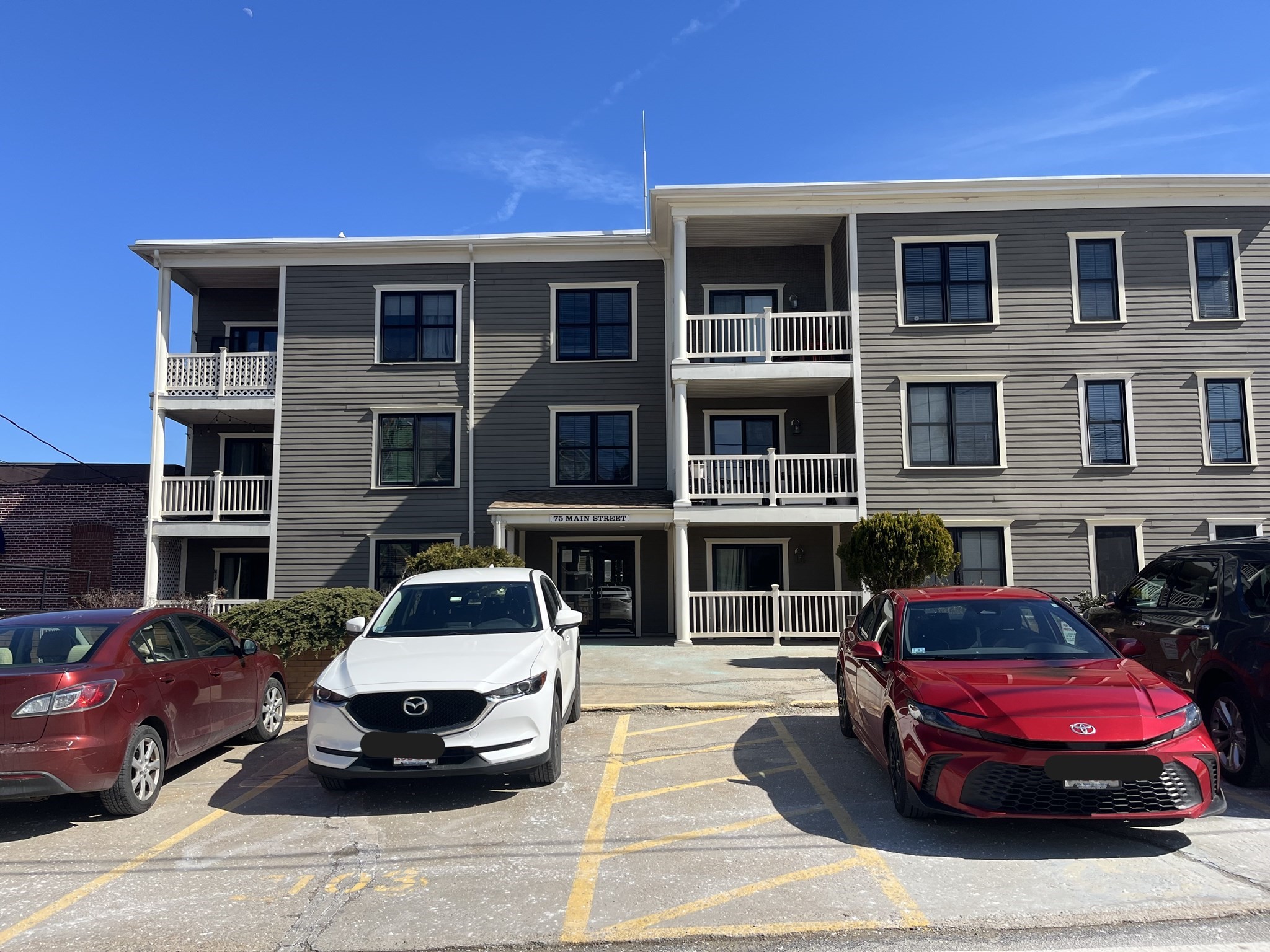 75 Main St Unit 104, Amesbury, MA 01913