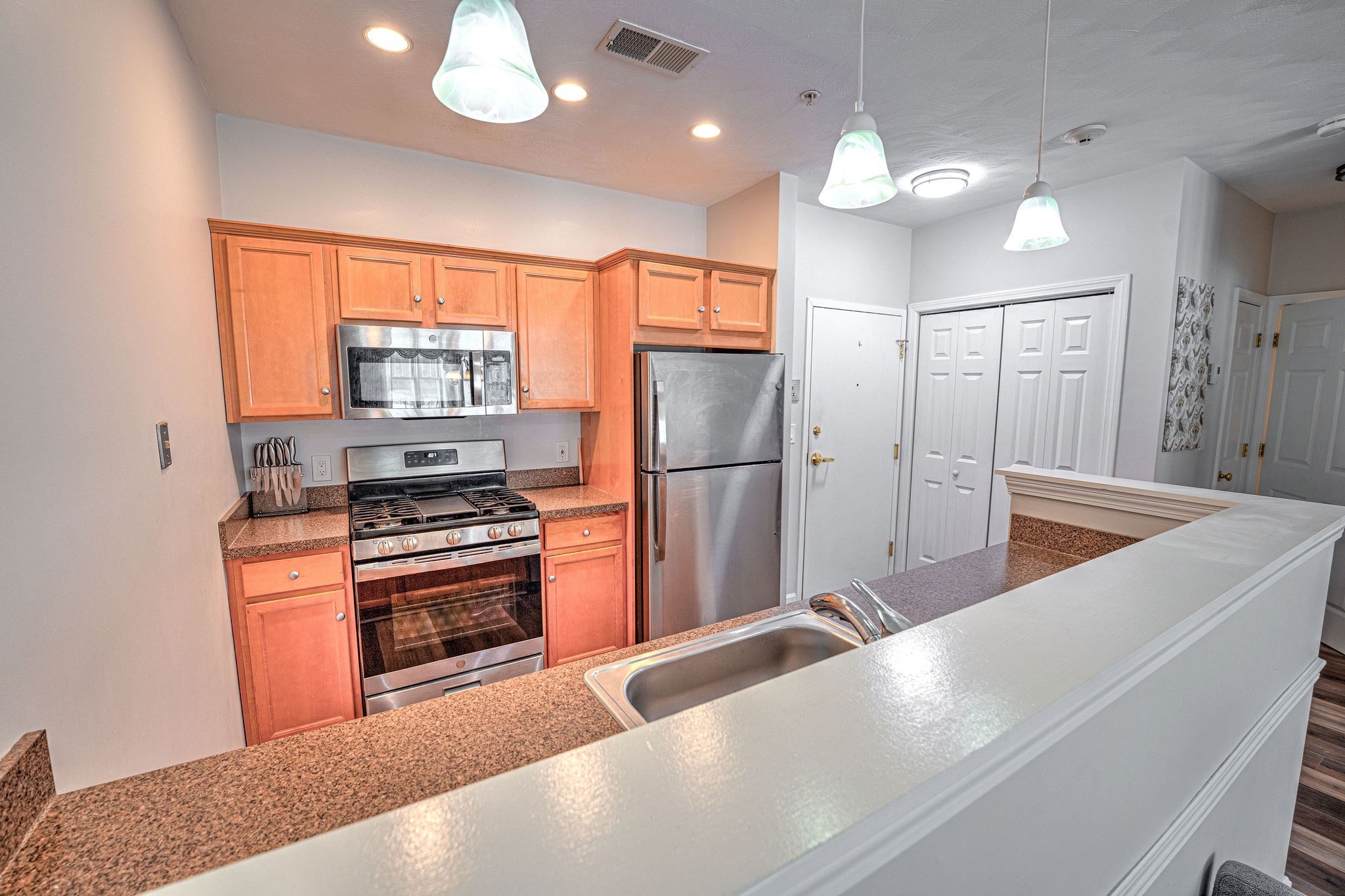 63 Central St Unit 101, North Reading, MA 01864