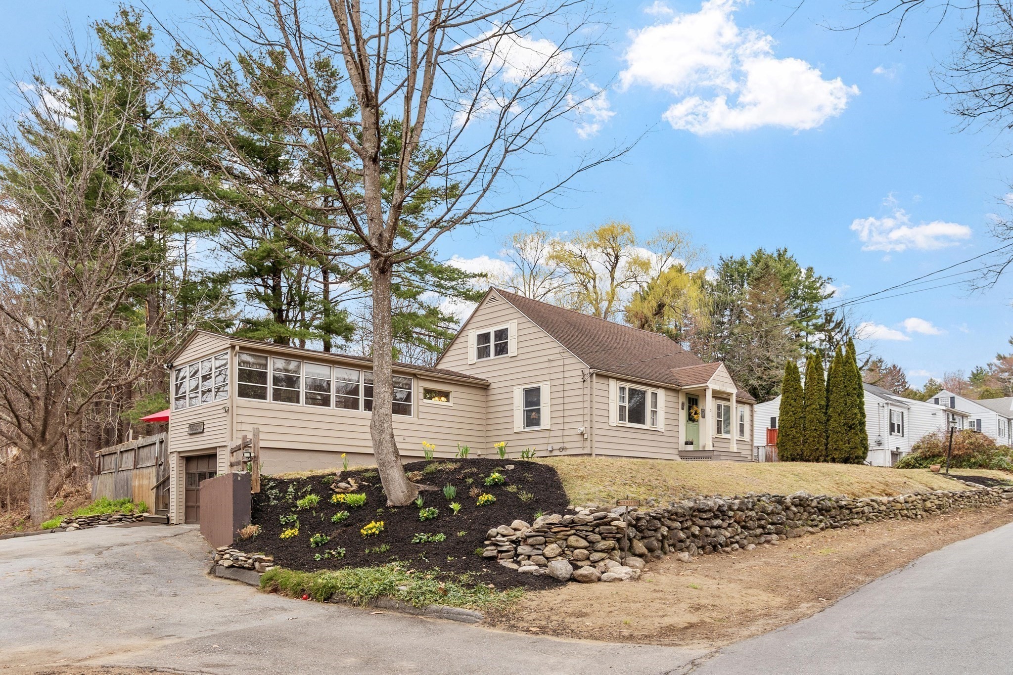 21 Beal St, Lunenburg, MA 01462