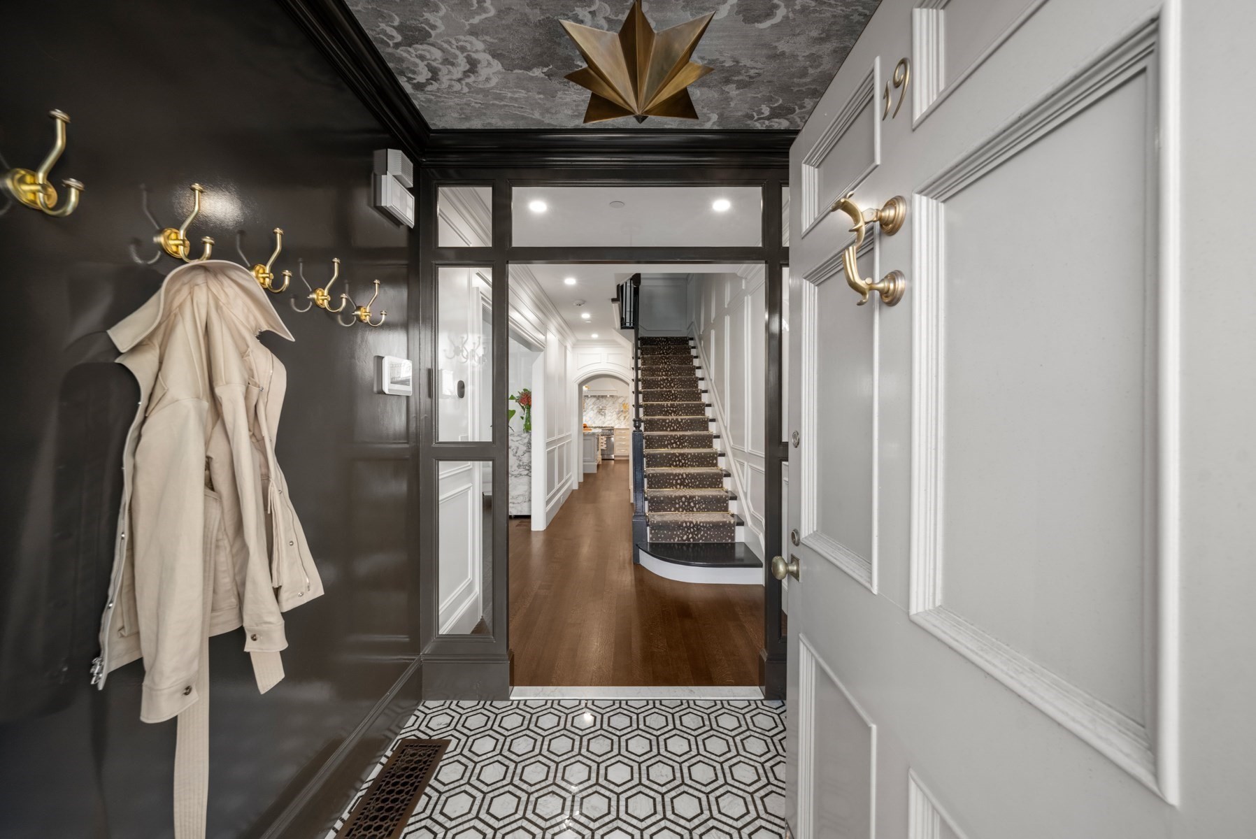 19 Charles River Square, Beacon Hill, Boston, MA 02114